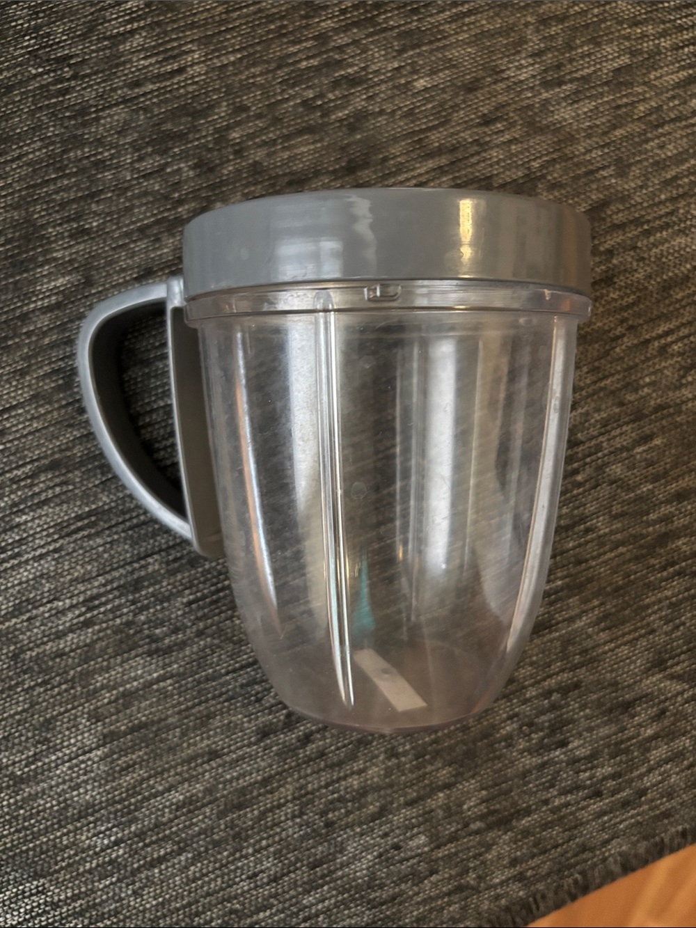 Clear Plastic Mixing Cup with Gray Lid & Handle